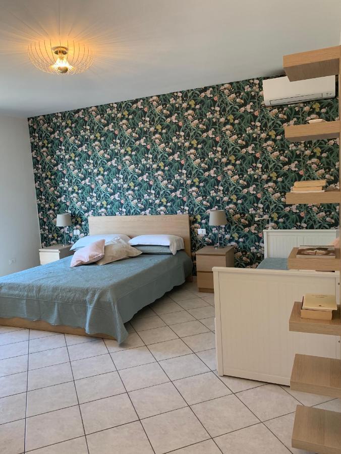 מנרולה Orizzonti Apartments מראה חיצוני תמונה